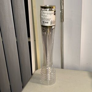 (6) Plastic Champagne Flutes with Gold Stars